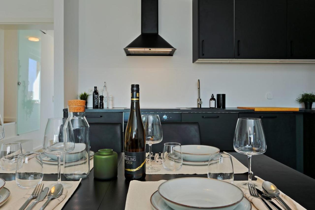 'Traveller Lodge' Grosszuegiges Apartment - 3 Bedroom 10Min To Hbf, Full Kitchen, Homeoffice, Netflix, Wifi 뒤셀도르프 외부 사진