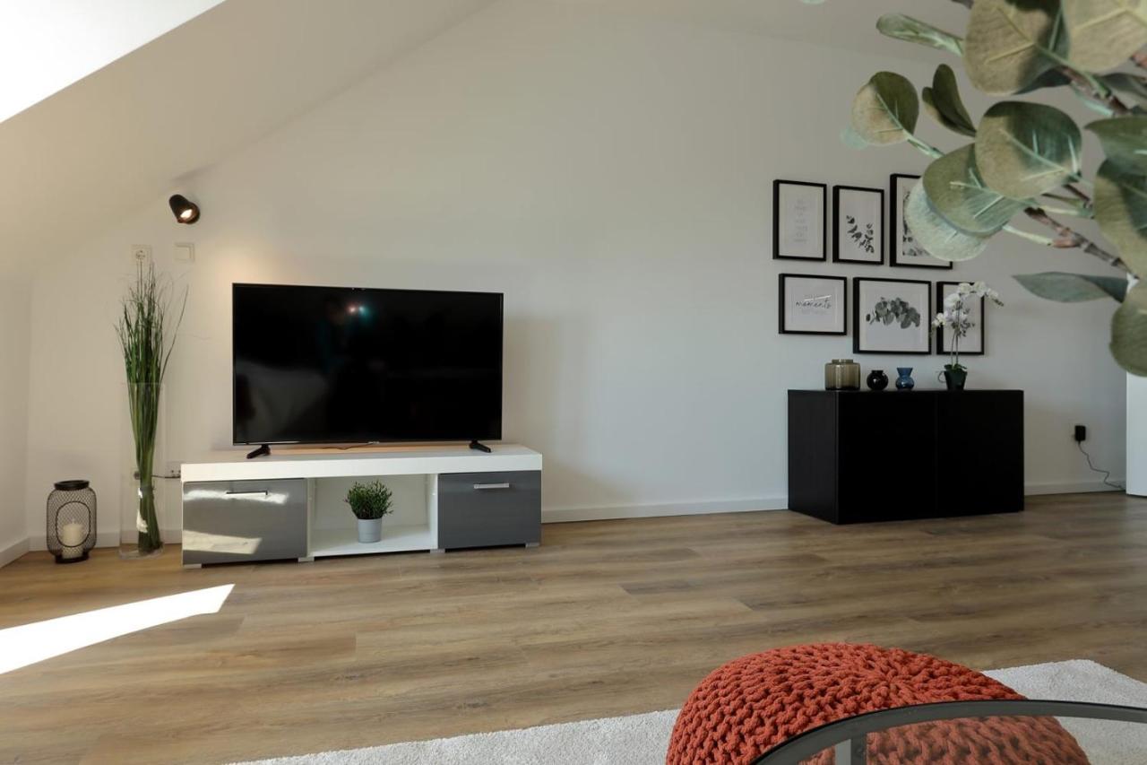 'Traveller Lodge' Grosszuegiges Apartment - 3 Bedroom 10Min To Hbf, Full Kitchen, Homeoffice, Netflix, Wifi 뒤셀도르프 외부 사진