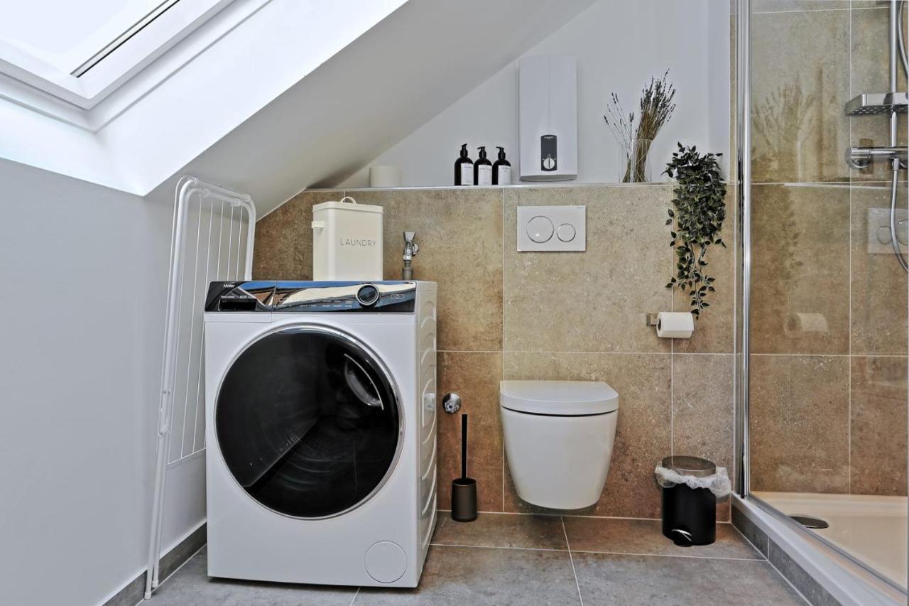 'Traveller Lodge' Grosszuegiges Apartment - 3 Bedroom 10Min To Hbf, Full Kitchen, Homeoffice, Netflix, Wifi 뒤셀도르프 외부 사진